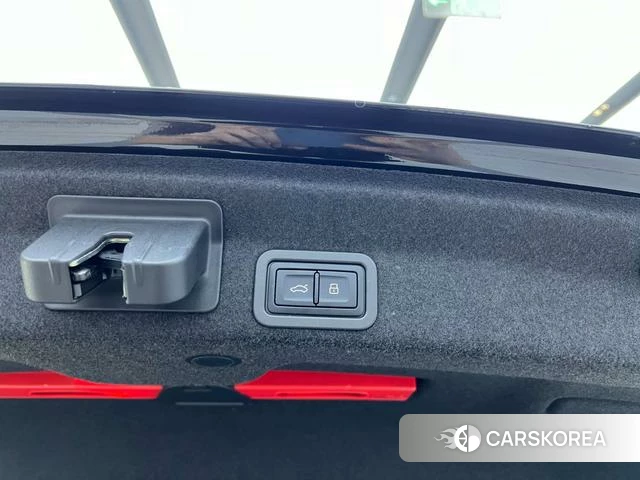 Audi A6L id 4335778 из Китая 10