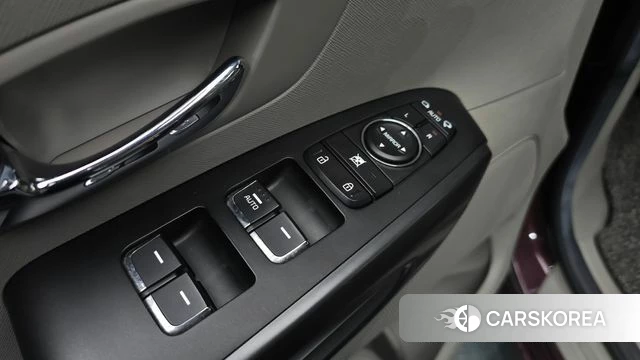 Kia All New Carnival id 4543753 из Кореи 10