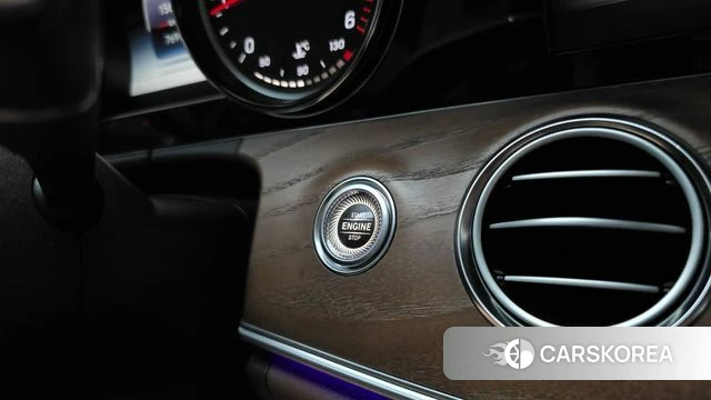 Mercedes-Benz E-Class W213 id 4568359 из Кореи 10