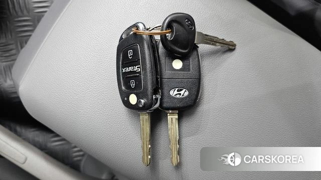 Hyundai The New Grand Starex id 4447085 из Кореи 10