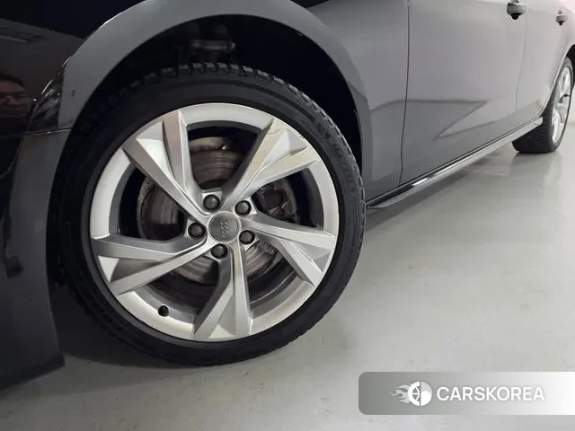 Audi A4 (B9) id 3395692 из Кореи 10