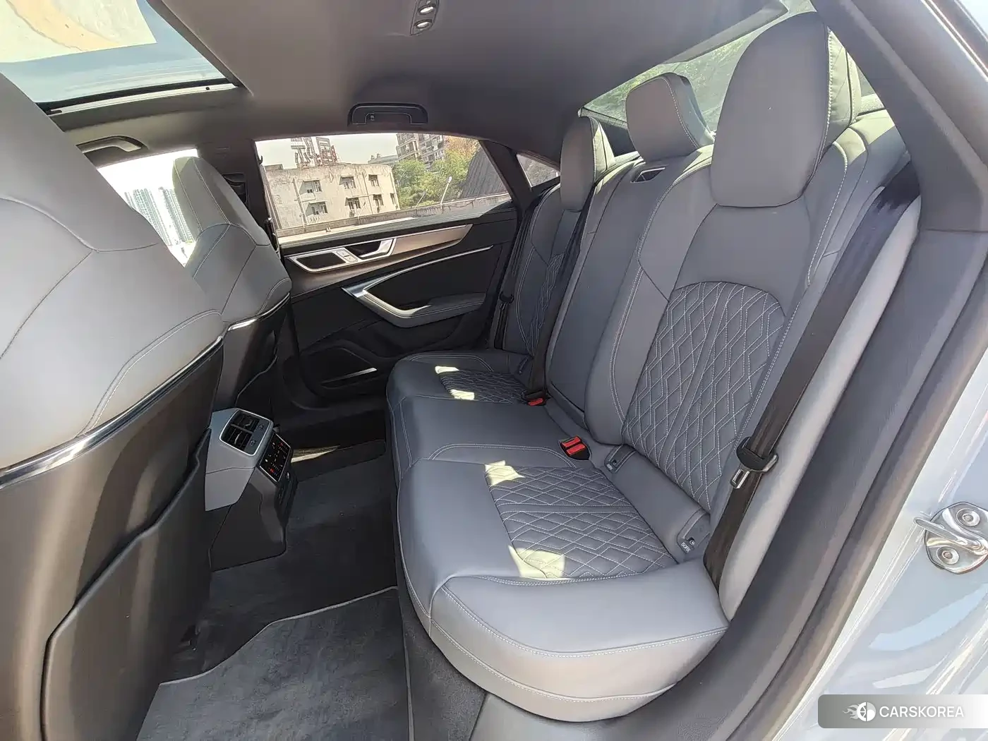 Audi A7L id 4655242 из Китая 10