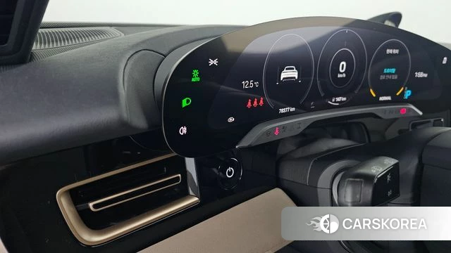 Porsche Taycan id 3842771 из Кореи 10