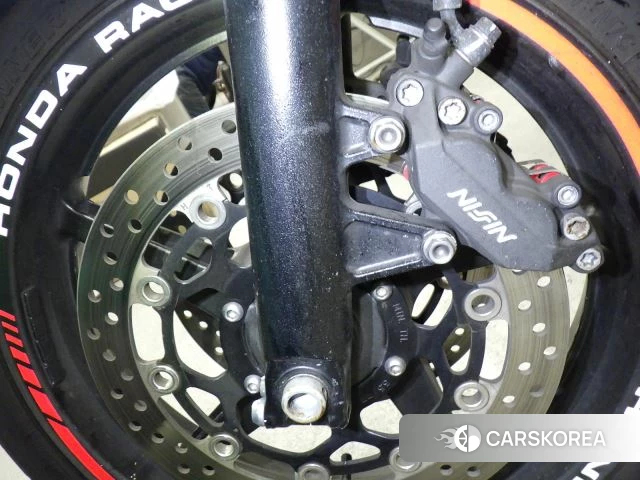 Honda CB1300SF id 3950039 из Японии 10