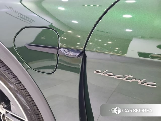 Porsche Taycan id 4177399 из Кореи 10