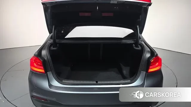 BMW 5 Series (G30) id 3039560 из Кореи 10