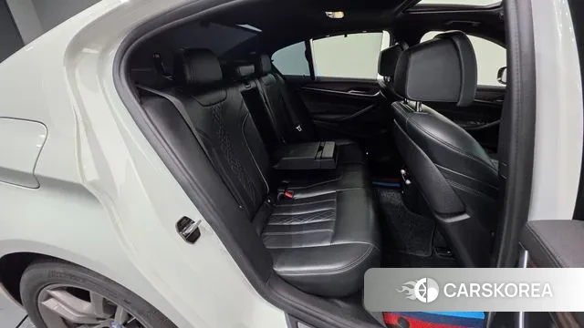 BMW 5 Series (G30) id 3239241 из Кореи 10