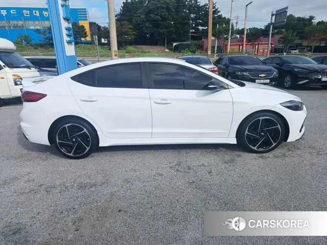 Hyundai Avante AD id 3098272 из Кореи 10