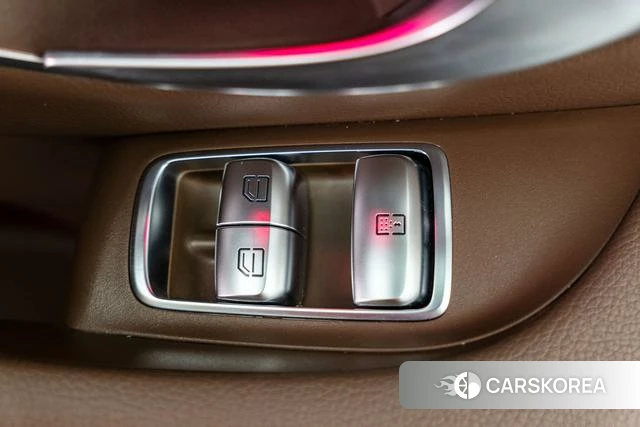 Mercedes-Benz E-class id 4263539 из Китая 10