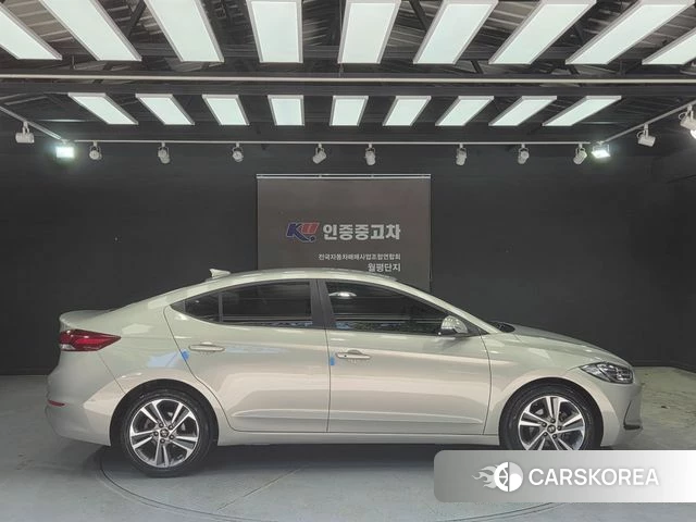 Hyundai Avante AD id 4850145 из Кореи 10