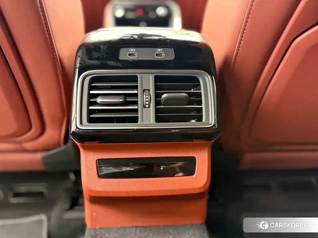 Audi Q5L id 4600398 из Китая 10