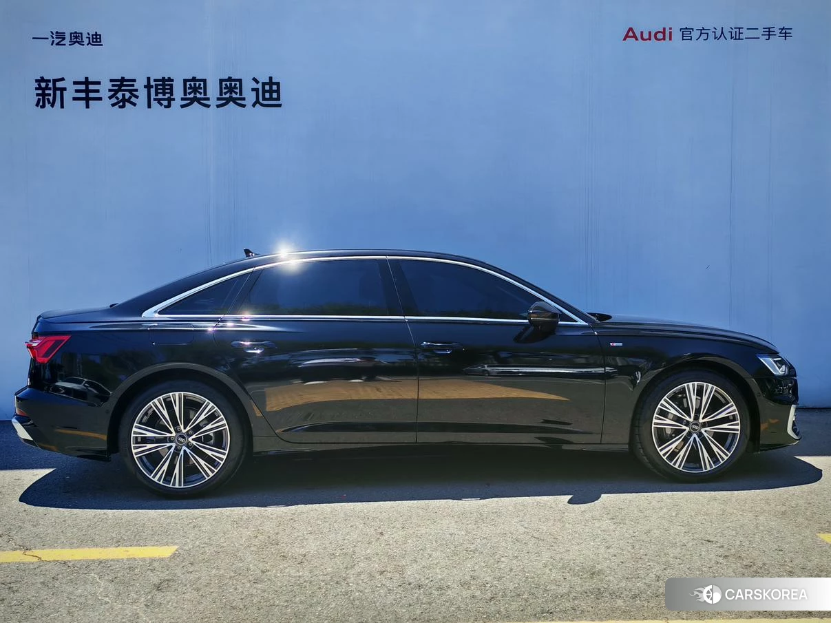 Audi A6L id 4407580 из Китая 10