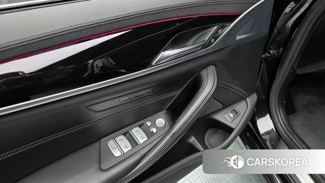 BMW 5 Series (G30) id 3893707 из Кореи 10