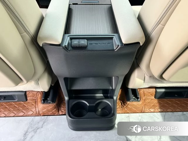 Toyota Saina id 4278822 из Китая 10