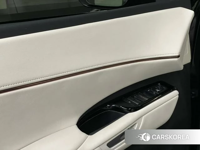 Lexus LM id 4353481 из Китая 10