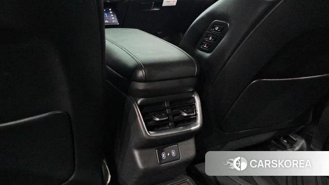 Hyundai Grandeur (GN7) id 4590274 из Кореи 10