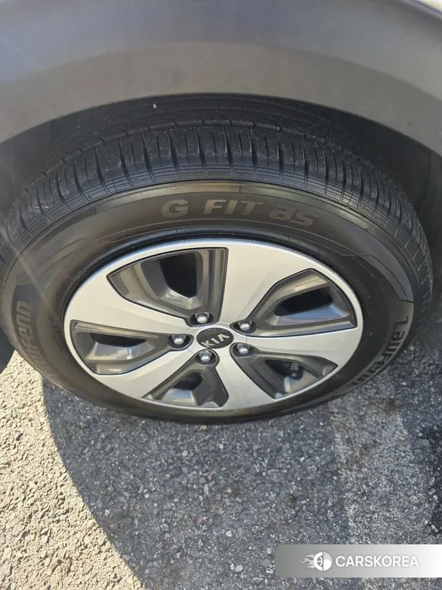 Kia Niro id 3455030 из Кореи 10