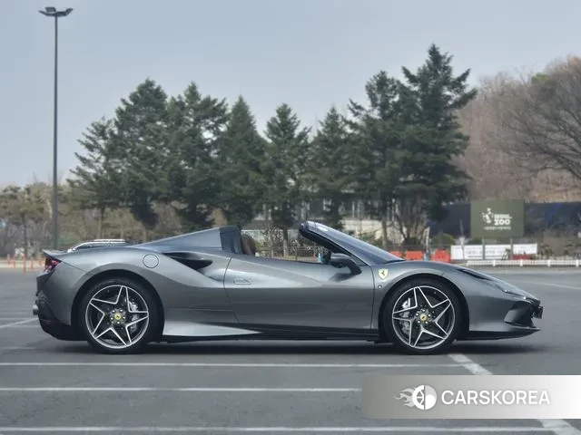 Ferrari F8 Spider id 3759785 из Кореи 10