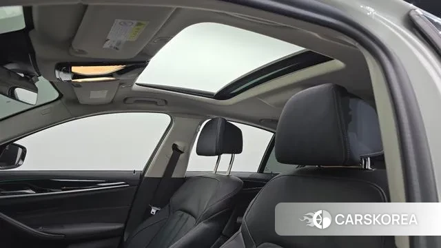 BMW 5 Series (G30) id 3568074 из Кореи 10