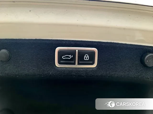 Hyundai Grandeur (GN7) id 3360265 из Кореи 10