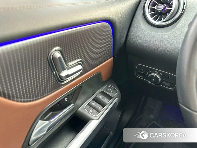 Mercedes-Benz GLB id 4208827 из Китая 10