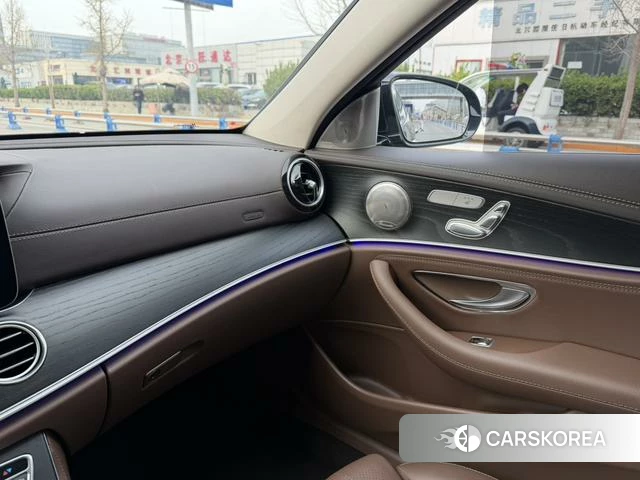 Mercedes-Benz E-class id 4259647 из Китая 10
