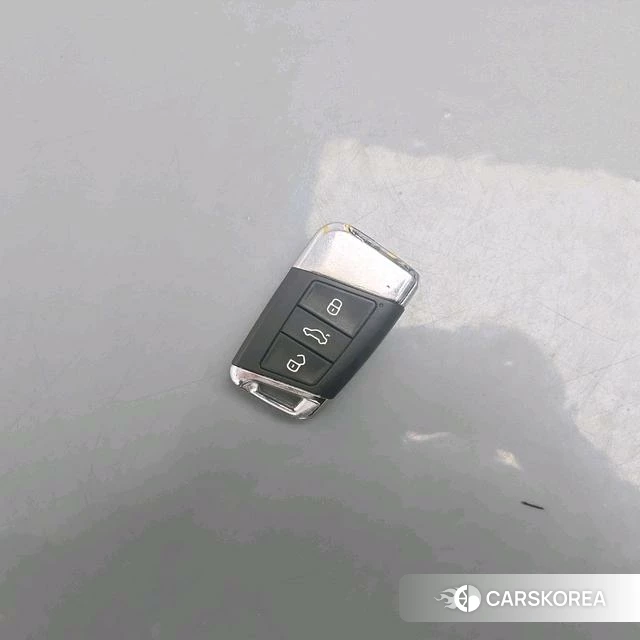 Volkswagen Magotan id 4235885 из Китая 10