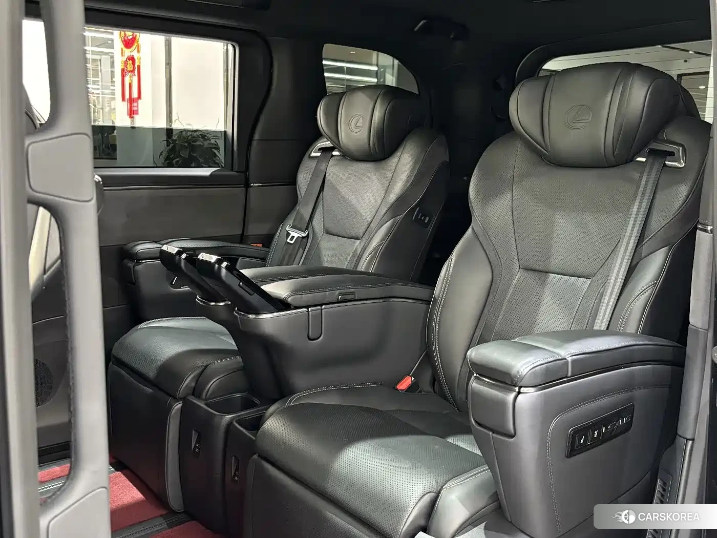 Lexus LM id 4644401 из Китая 10