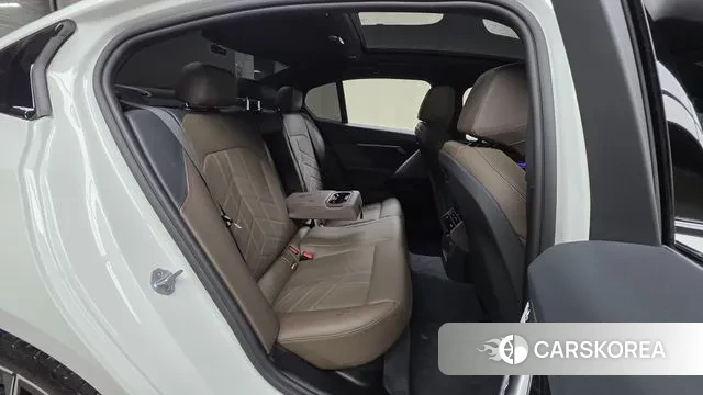 BMW 5 Series (G60) id 3554746 из Кореи 10