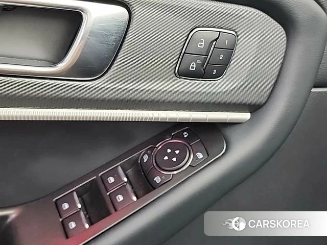 Ford Explorer 6th Generation id 4400344 из Кореи 10