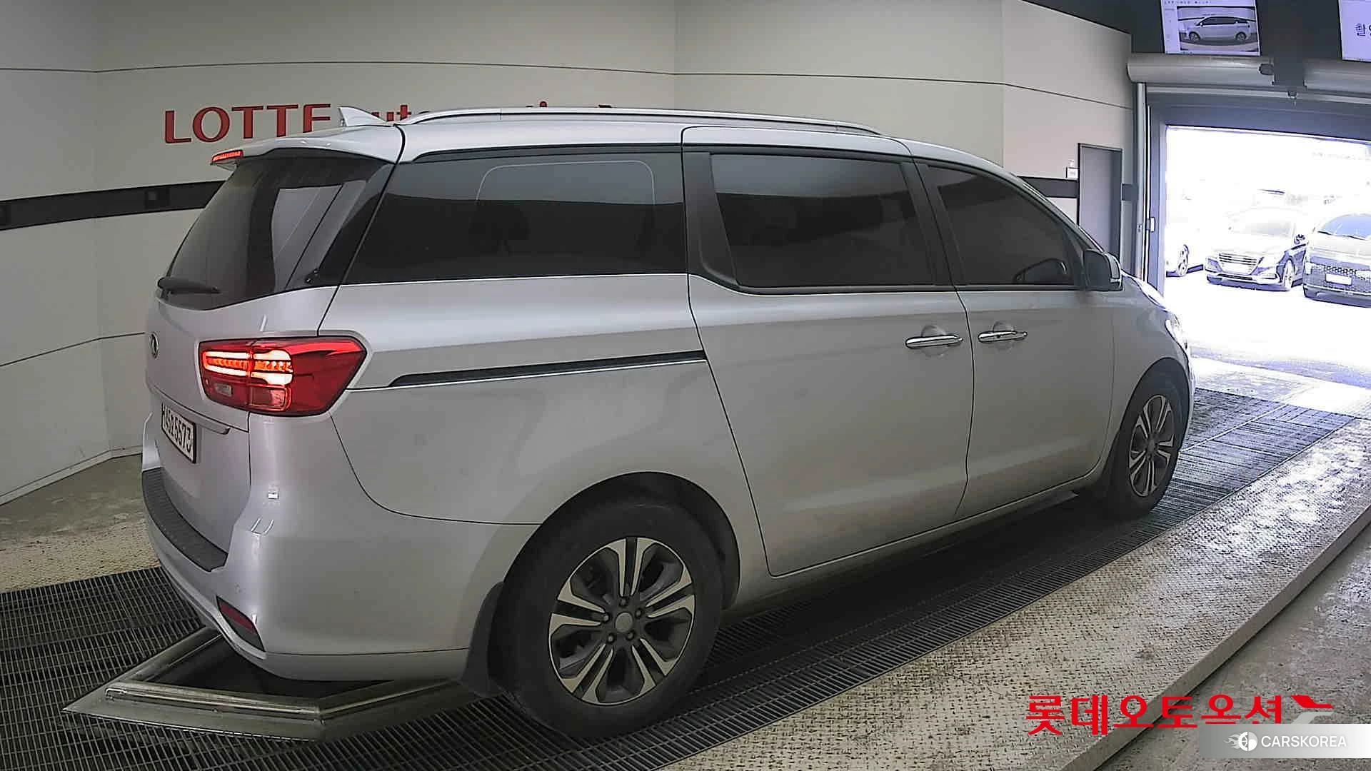 Kia Carnival id 4289610 из Кореи 10