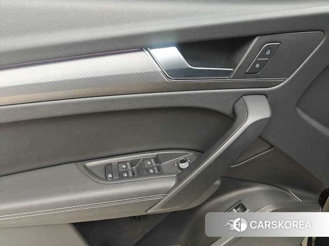 Audi Q5L id 4208527 из Китая 10