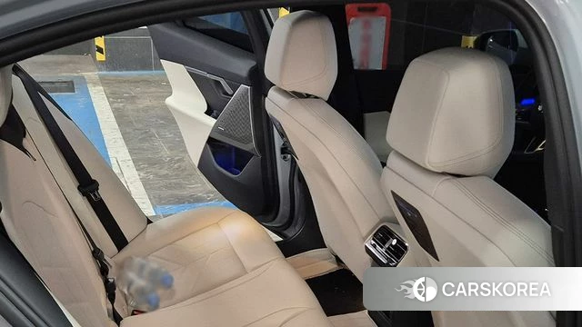 BMW 5 Series (G60) id 3837868 из Кореи 10