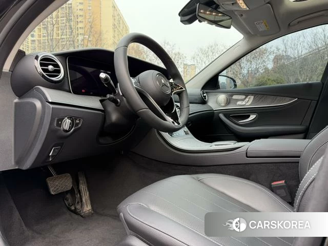 Mercedes-Benz E-class id 4272541 из Китая 10