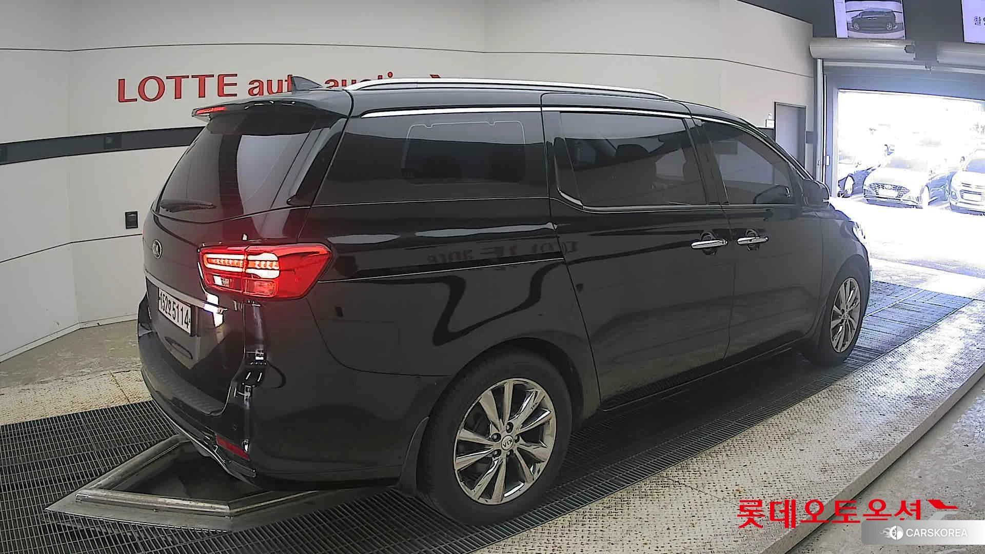 Kia Carnival id 4504366 из Кореи 10