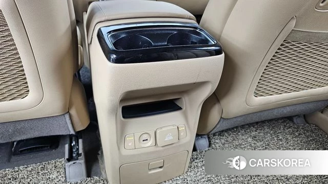 Kia All New Carnival id 4536677 из Кореи 10