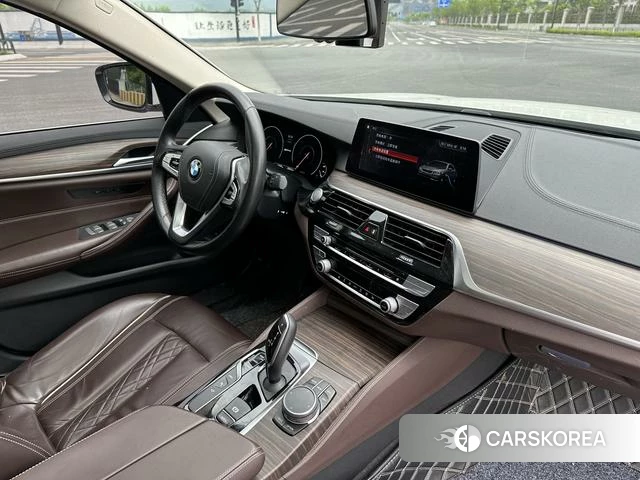 BMW 5 series PHEV id 4236359 из Китая 10