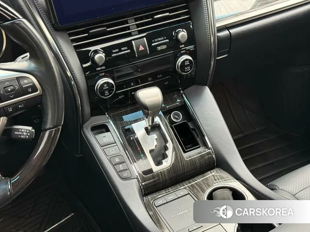 Lexus LM id 4219801 из Китая 10