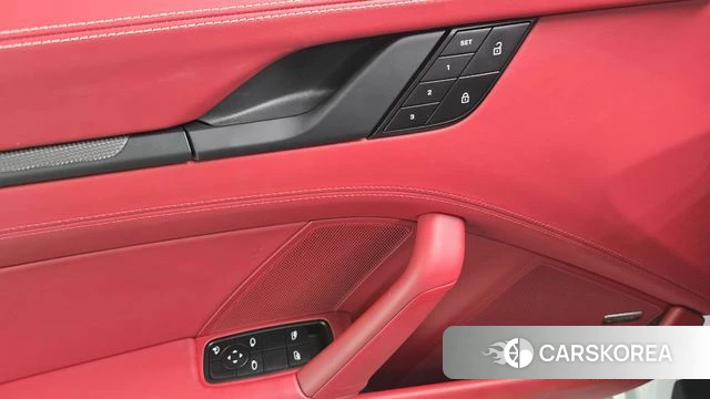 Porsche 911(992) id 4691828 из Кореи 10