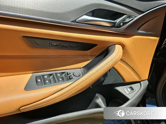 BMW 5 Series (G30) id 4331762 из Кореи 10