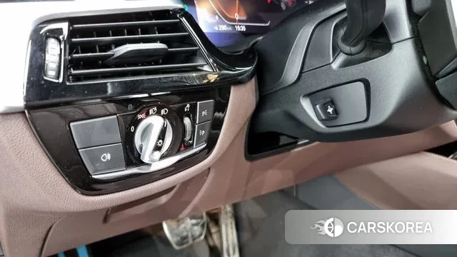 BMW 5 Series (G30) id 2974621 из Кореи 10