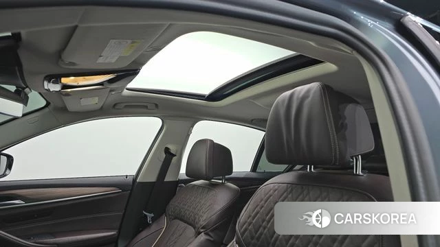 BMW 5 Series (G30) id 3867097 из Кореи 10