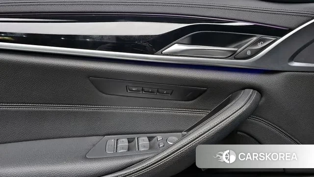 BMW 5 Series (G30) id 2995117 из Кореи 10