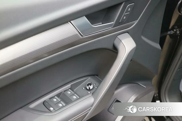 Audi Q5L id 4313696 из Китая 10
