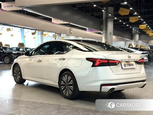 Nissan Teana id 4278257 из Китая 10