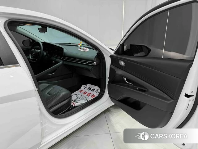 Hyundai Elantra id 4257704 из Китая 10