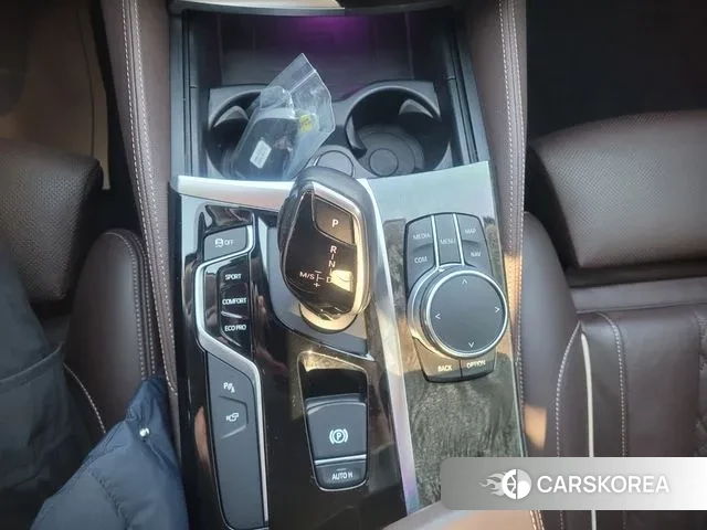 BMW 5 Series (G30) id 3469773 из Кореи 10