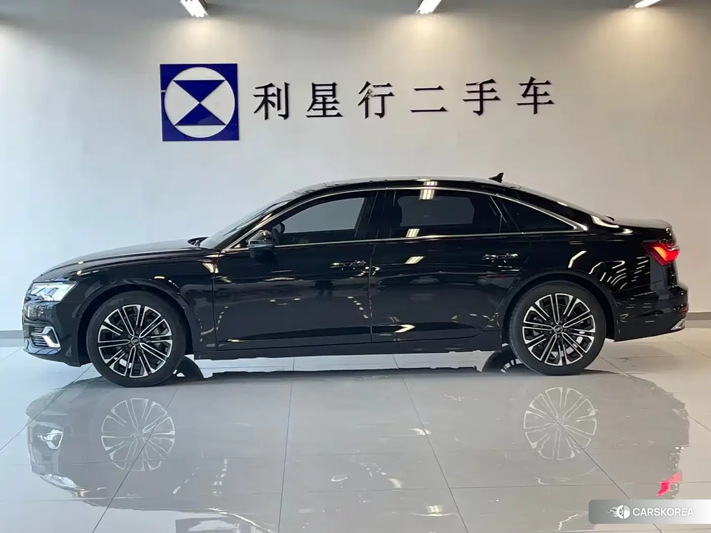 Audi A6L id 4545638 из Китая 10