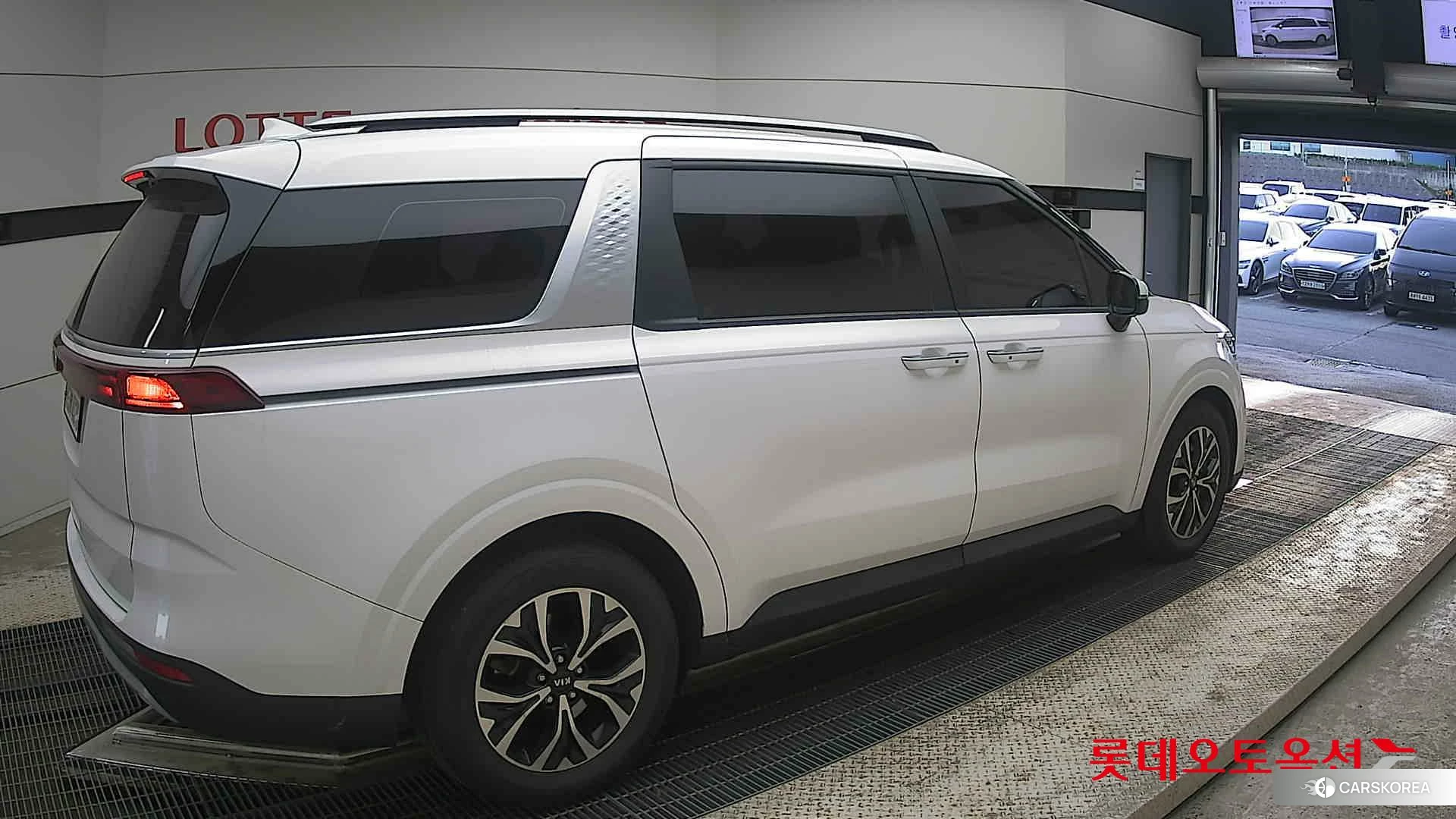 Kia Carnival id 4296903 из Кореи 10