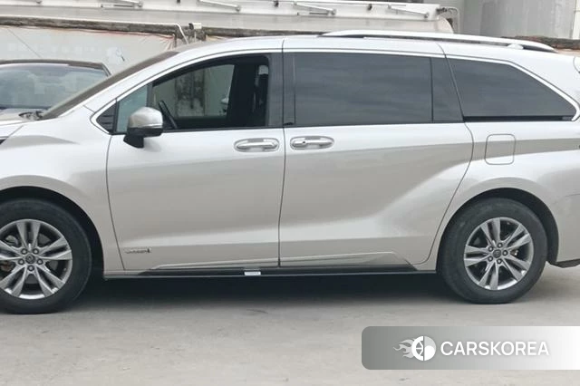 Toyota Saina id 4313741 из Китая 10